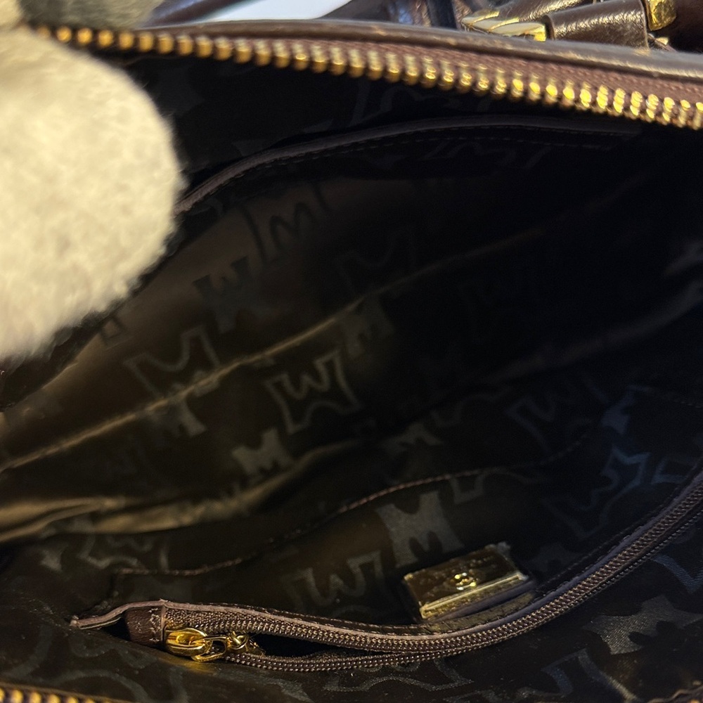 Metro City Brown Leather Tote Bag - Picture 16 of 16